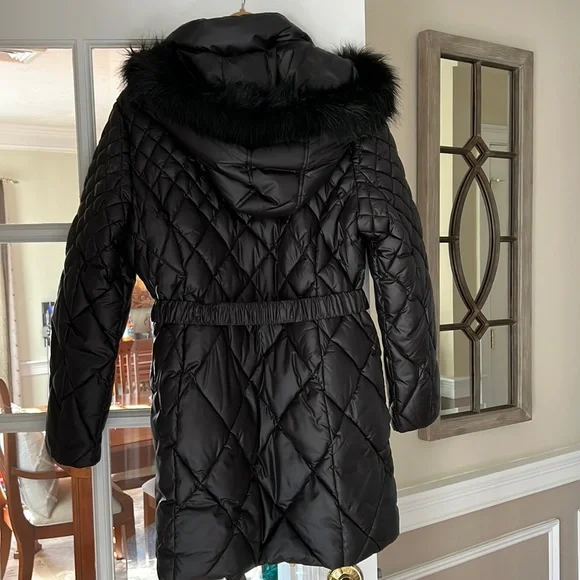 Guess diamond quilted black jacket w belt and hood. - Picture 4 of 9